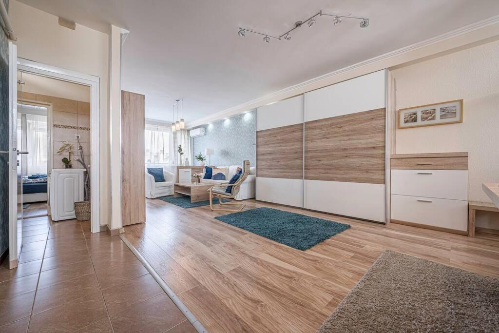 Liszt Ferenc Square Panorama Apt Budapest Exteriör bild