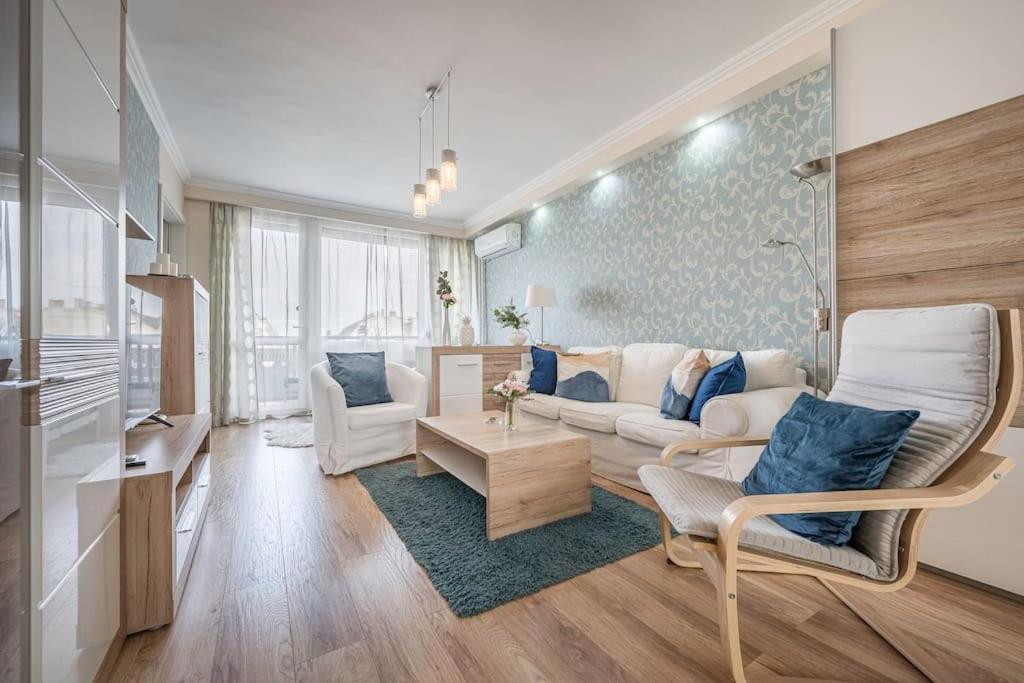 Liszt Ferenc Square Panorama Apt Budapest Exteriör bild