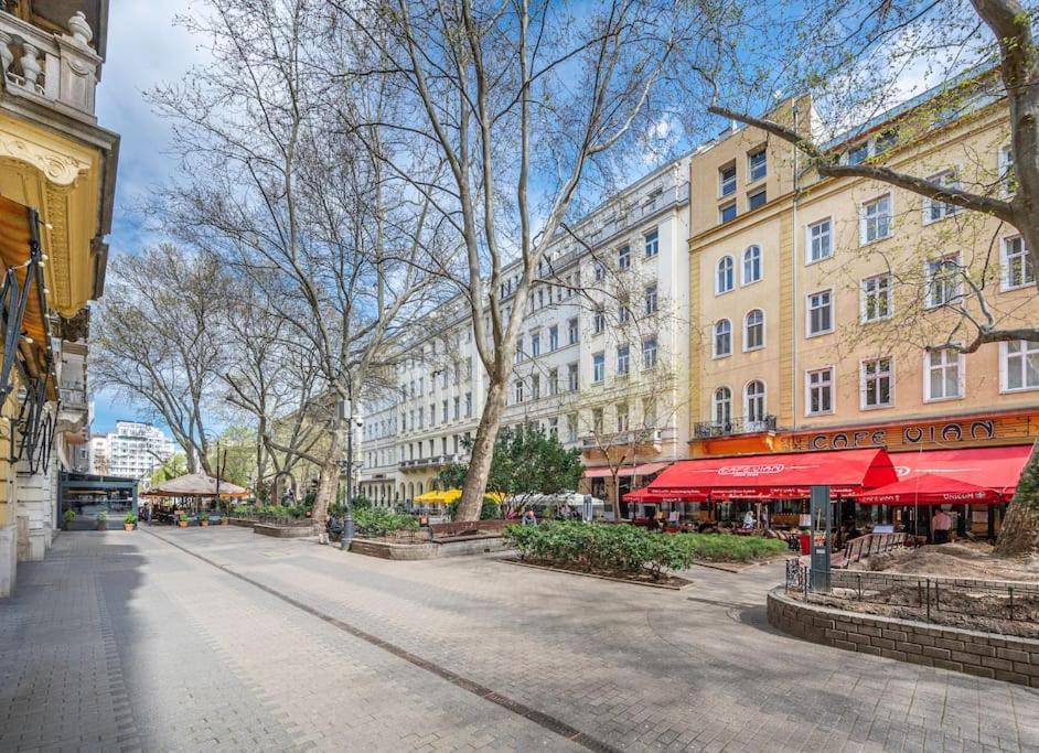 Liszt Ferenc Square Panorama Apt Budapest Exteriör bild