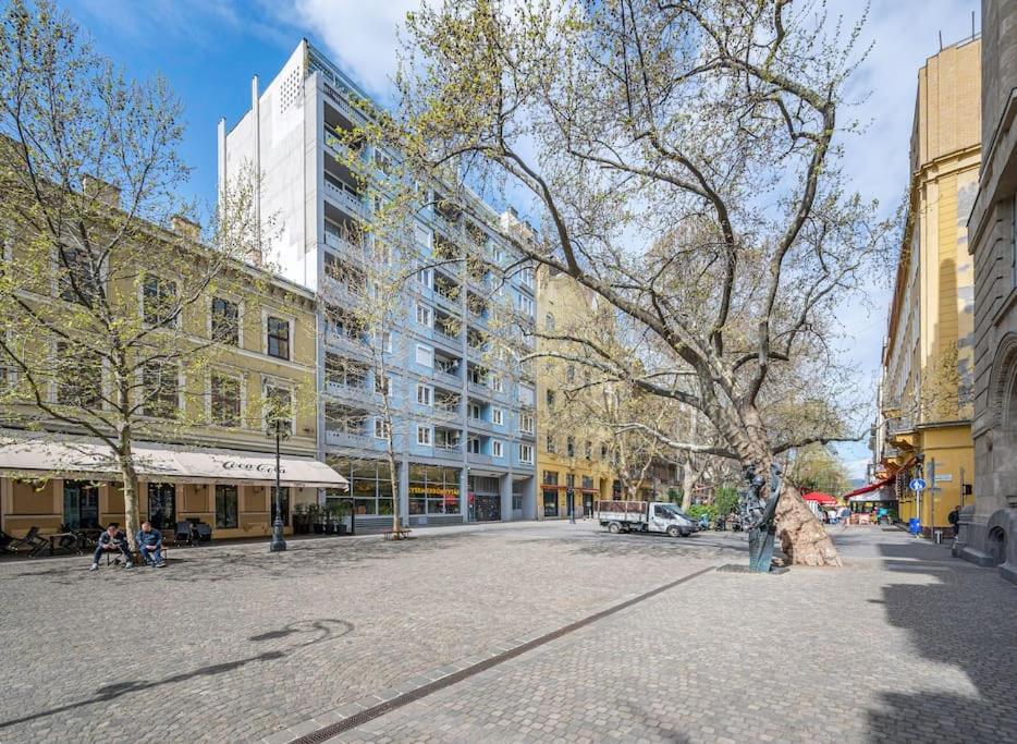 Liszt Ferenc Square Panorama Apt Budapest Exteriör bild